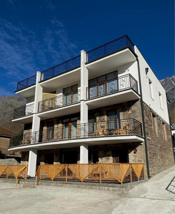 Mood Hotel Kazbegi Екстериор снимка