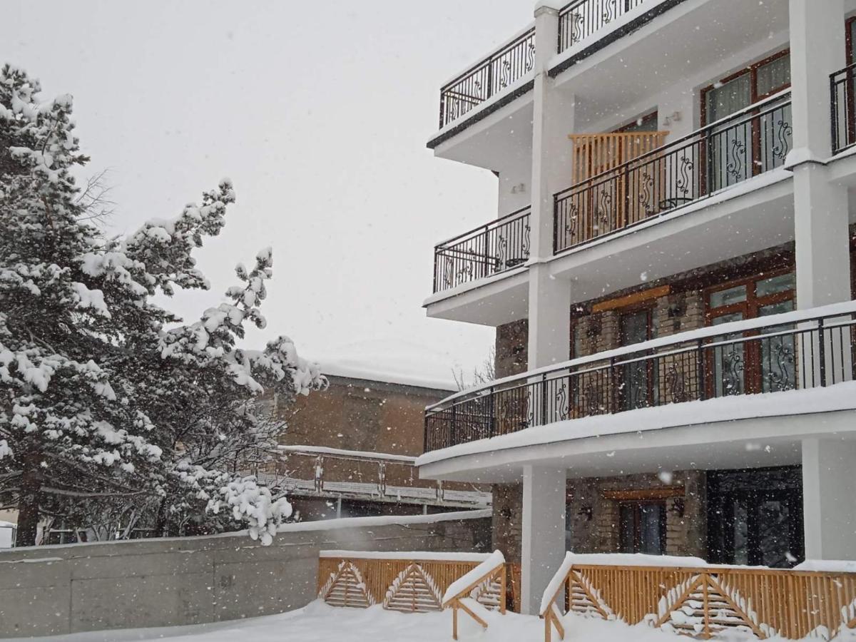 Mood Hotel Kazbegi Екстериор снимка