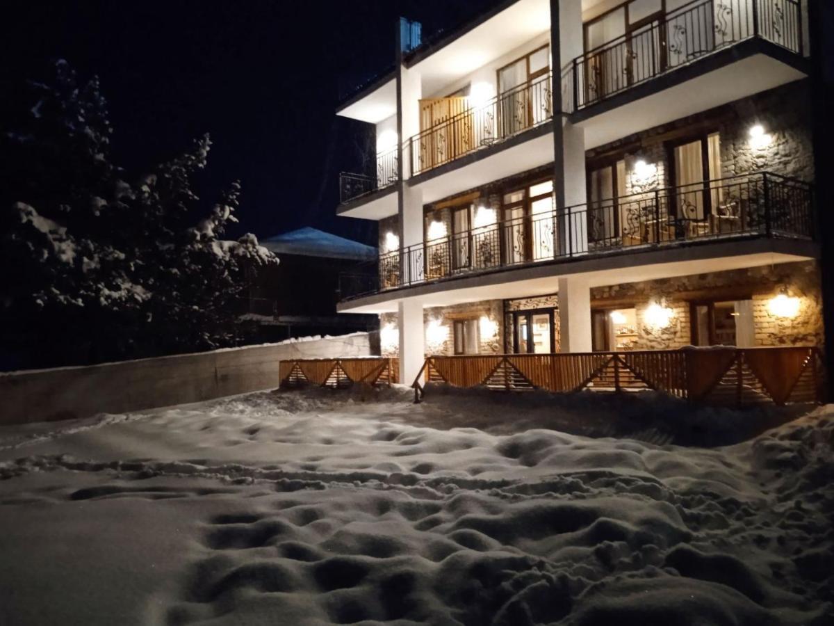 Mood Hotel Kazbegi Екстериор снимка