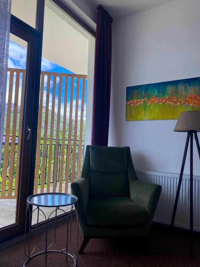 Mood Hotel Kazbegi Екстериор снимка