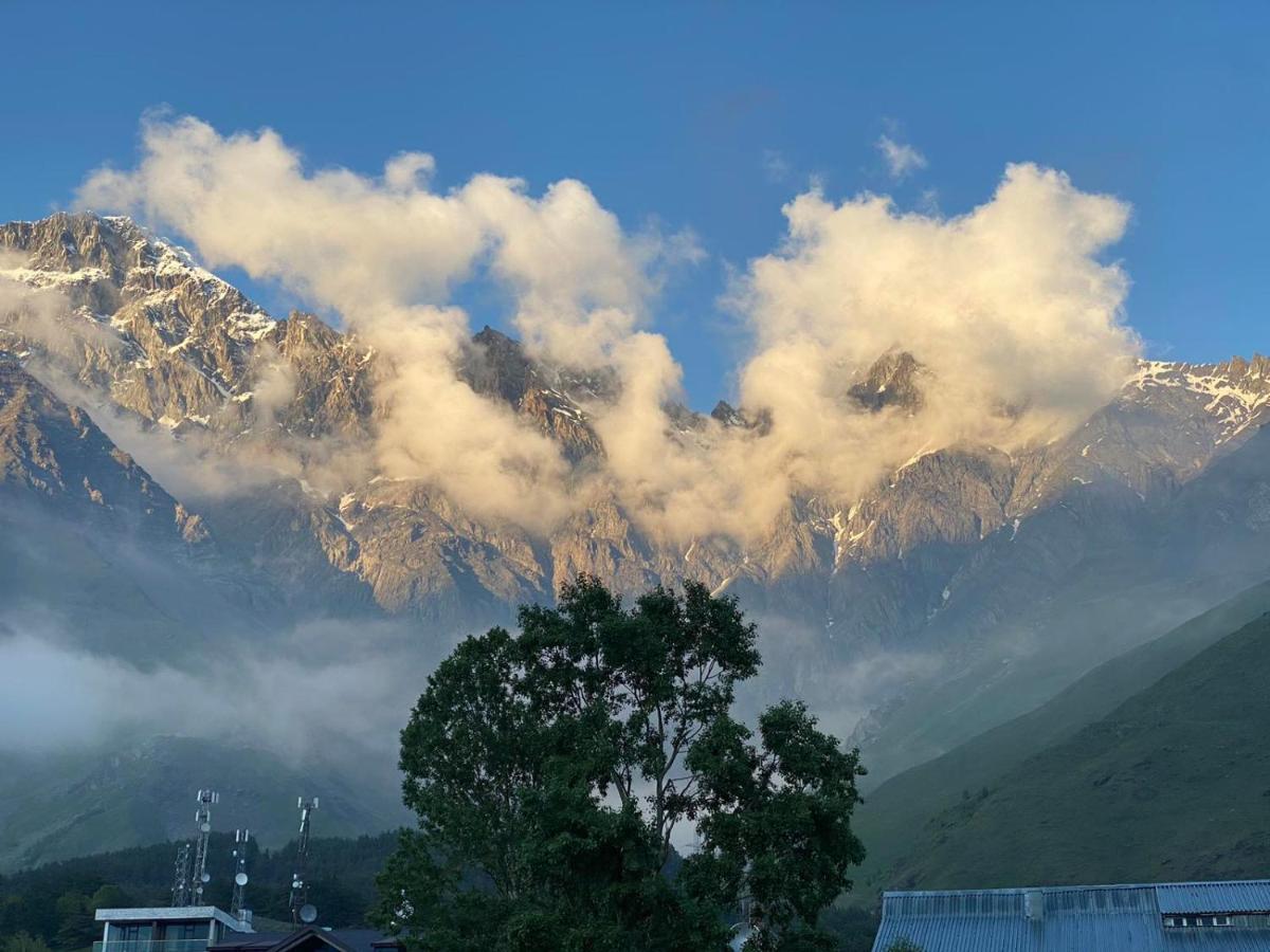 Mood Hotel Kazbegi Екстериор снимка