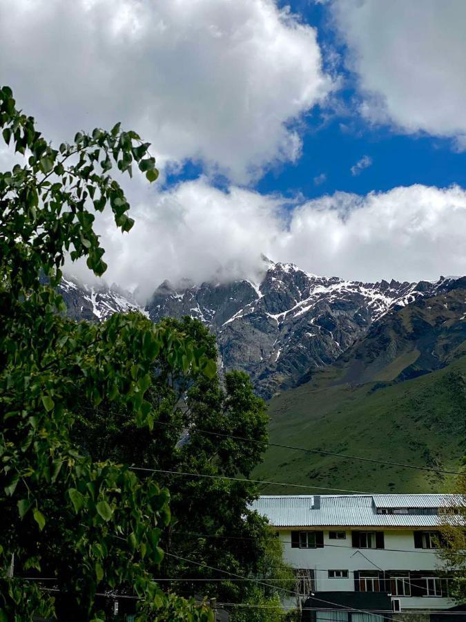 Mood Hotel Kazbegi Екстериор снимка