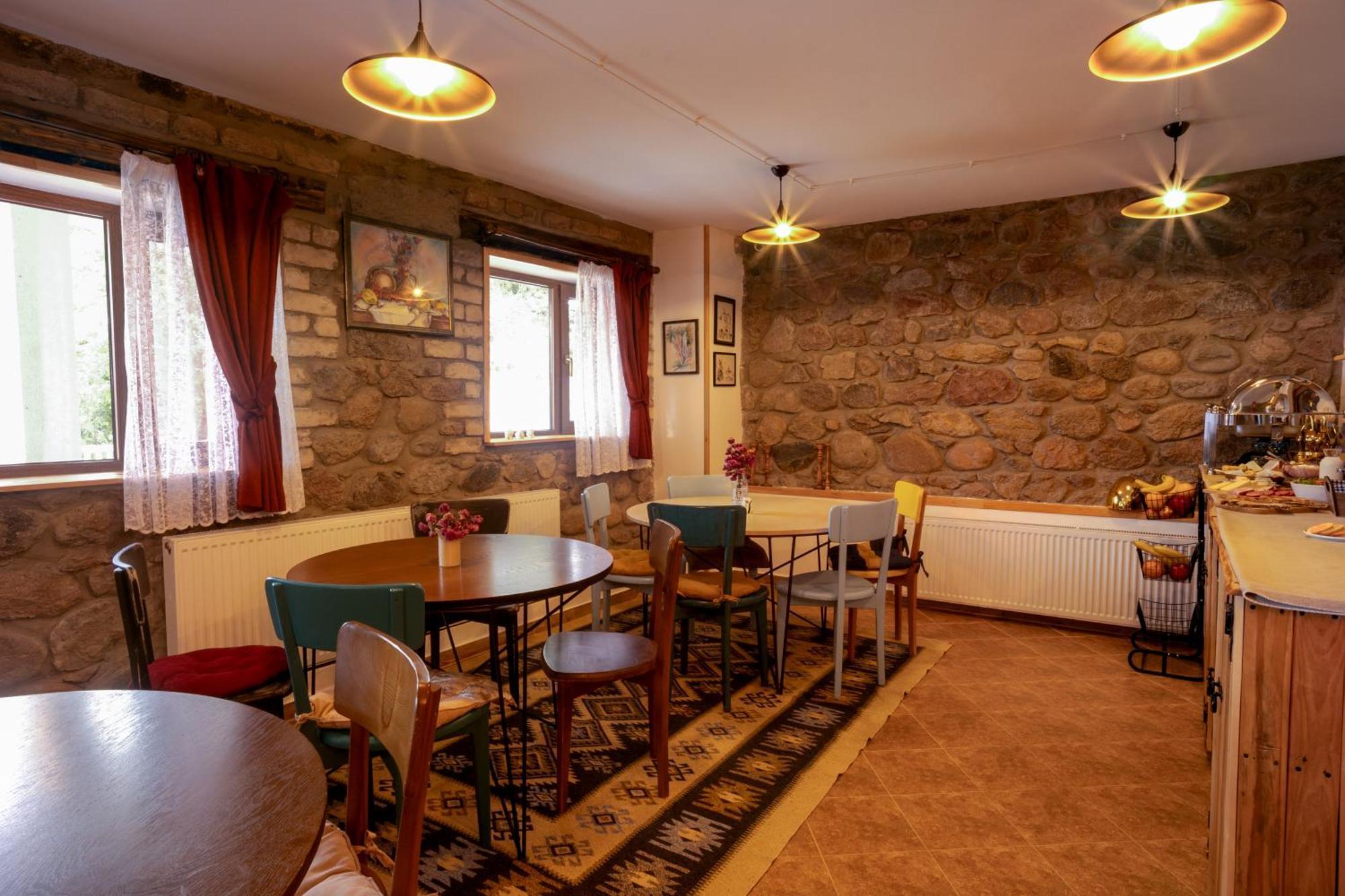 Mood Hotel Kazbegi Екстериор снимка
