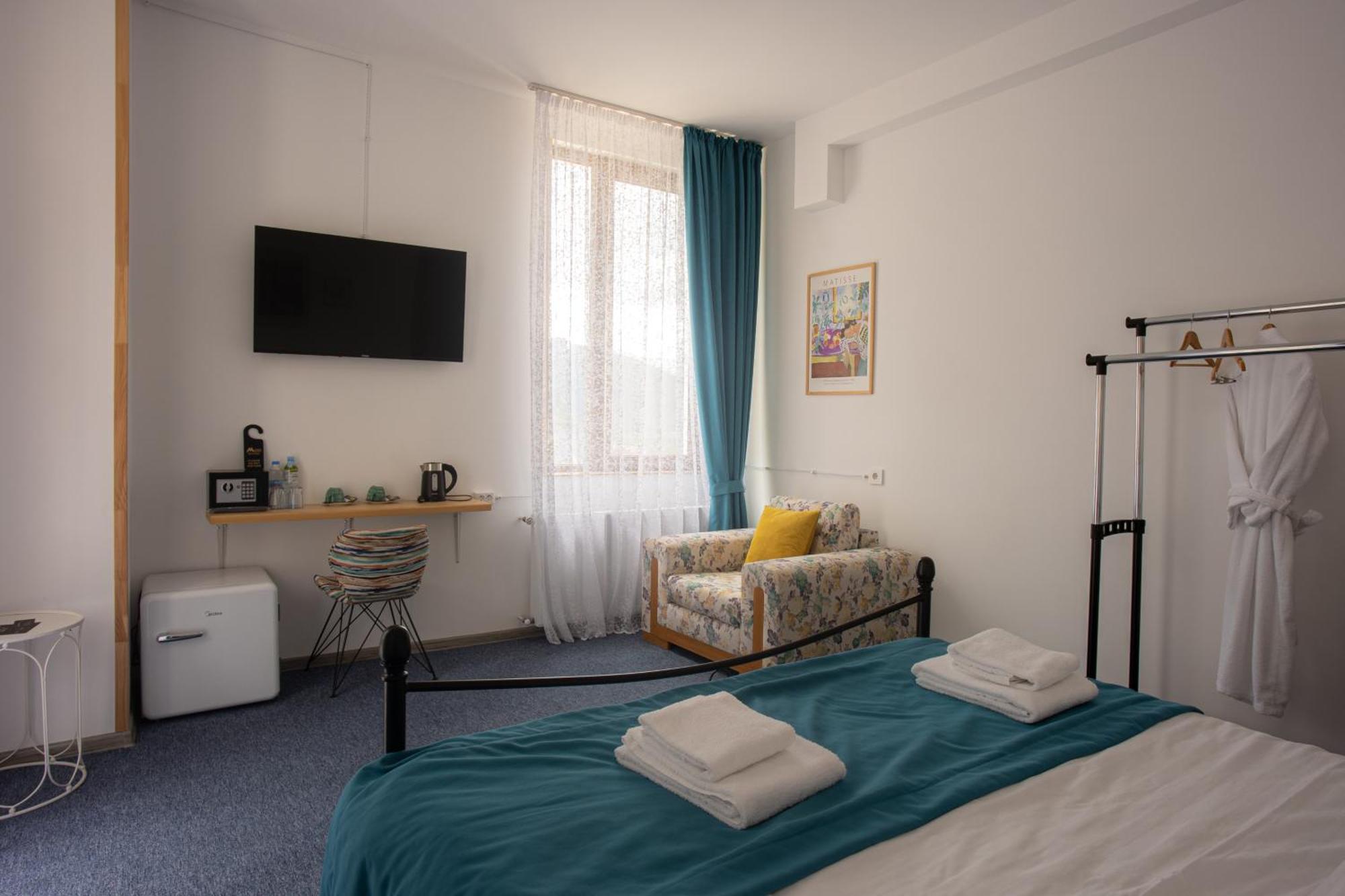 Mood Hotel Kazbegi Екстериор снимка