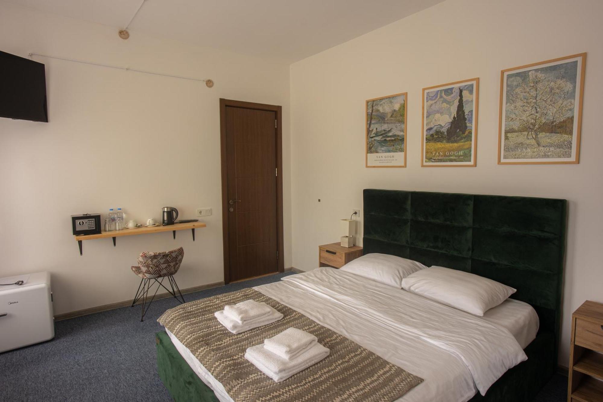Mood Hotel Kazbegi Екстериор снимка