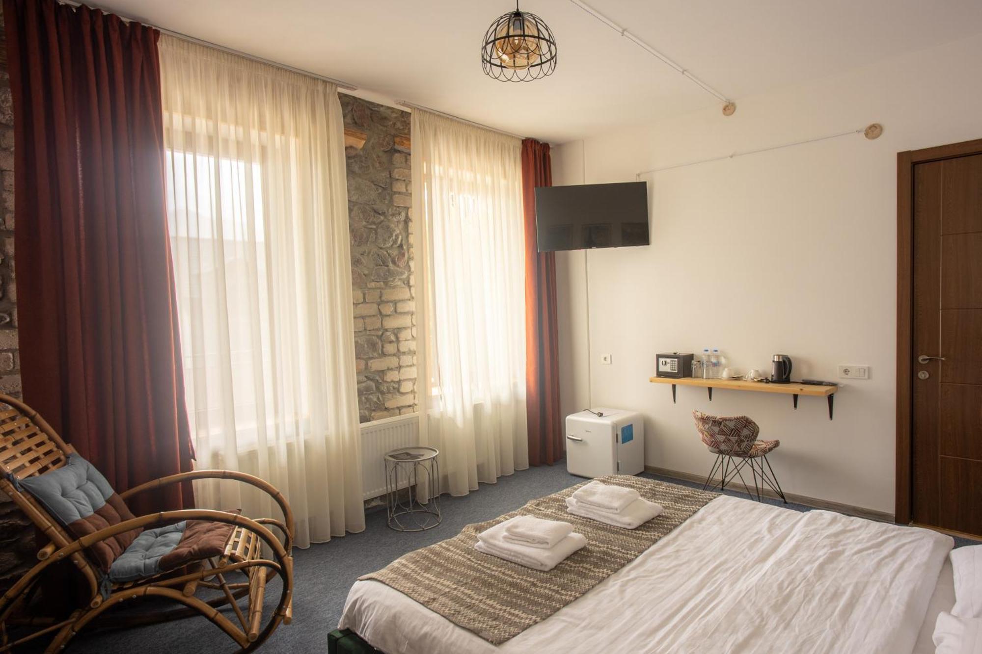 Mood Hotel Kazbegi Екстериор снимка